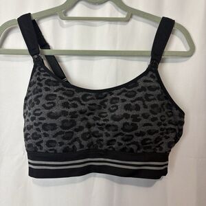 Momcozy Womens Wireless Hands Free Pumping Nursing Bra Size 2XL Gray Leopard